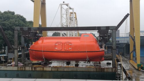 GRAVITY TELESCOPE TYPE DAVIT