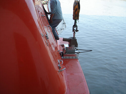 LIFEBOAT WITH HYDRAULIC HOOK - Image 2