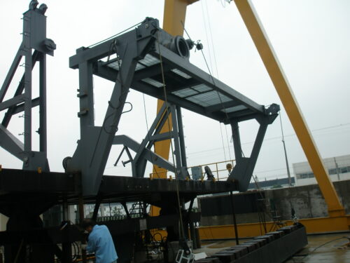 PLATFORM DAVIT