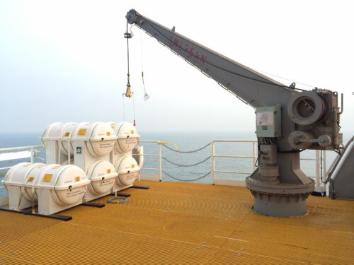 SINGE ARM SLEWING BOATRAFT DAVIT & CRANE - Image 4